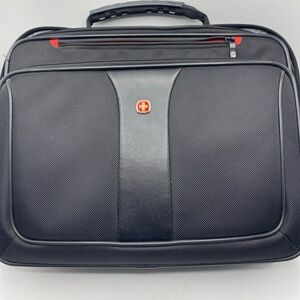 Wenger Swiss Army Gear Laptop Case Messenger Bag Briefcase Carry On 18 x 15 x 5